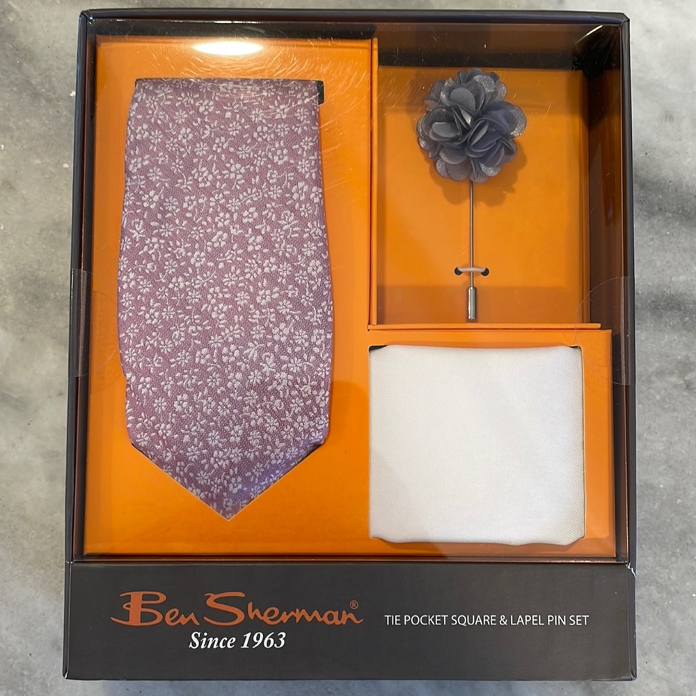 Benjamin Time Square and lapel pin set